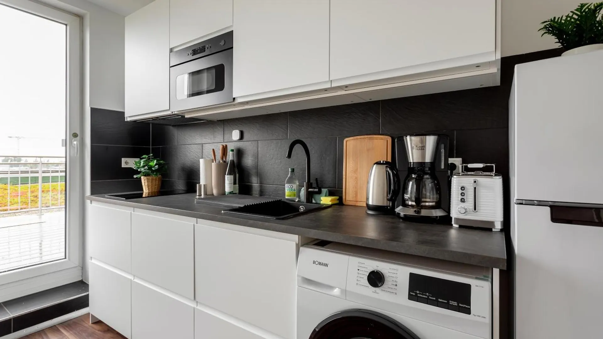 Global Living - Design Apartments I Terrace I Kitchen I Smart-Tv I Parking Space I Muenchen
