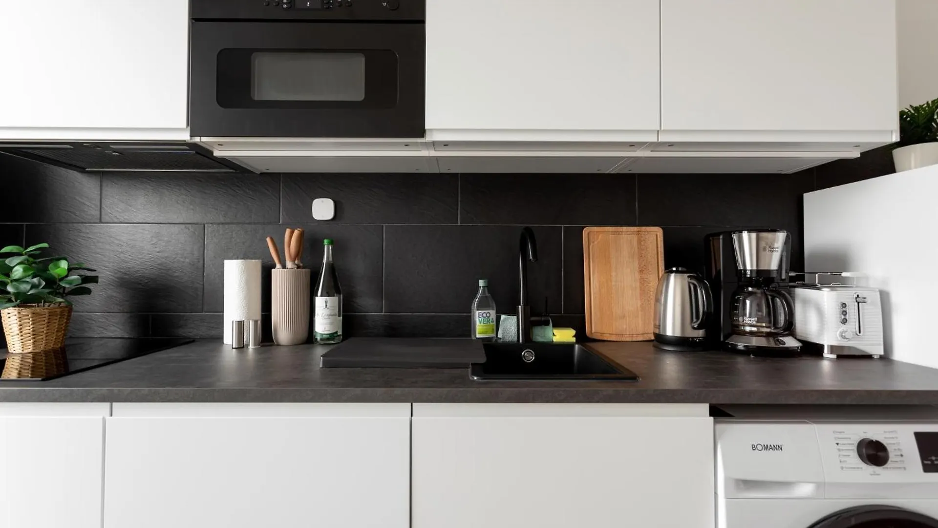 Global Living - Design Apartments I Terrace I Kitchen I Smart-Tv I Parking Space I Muenchen