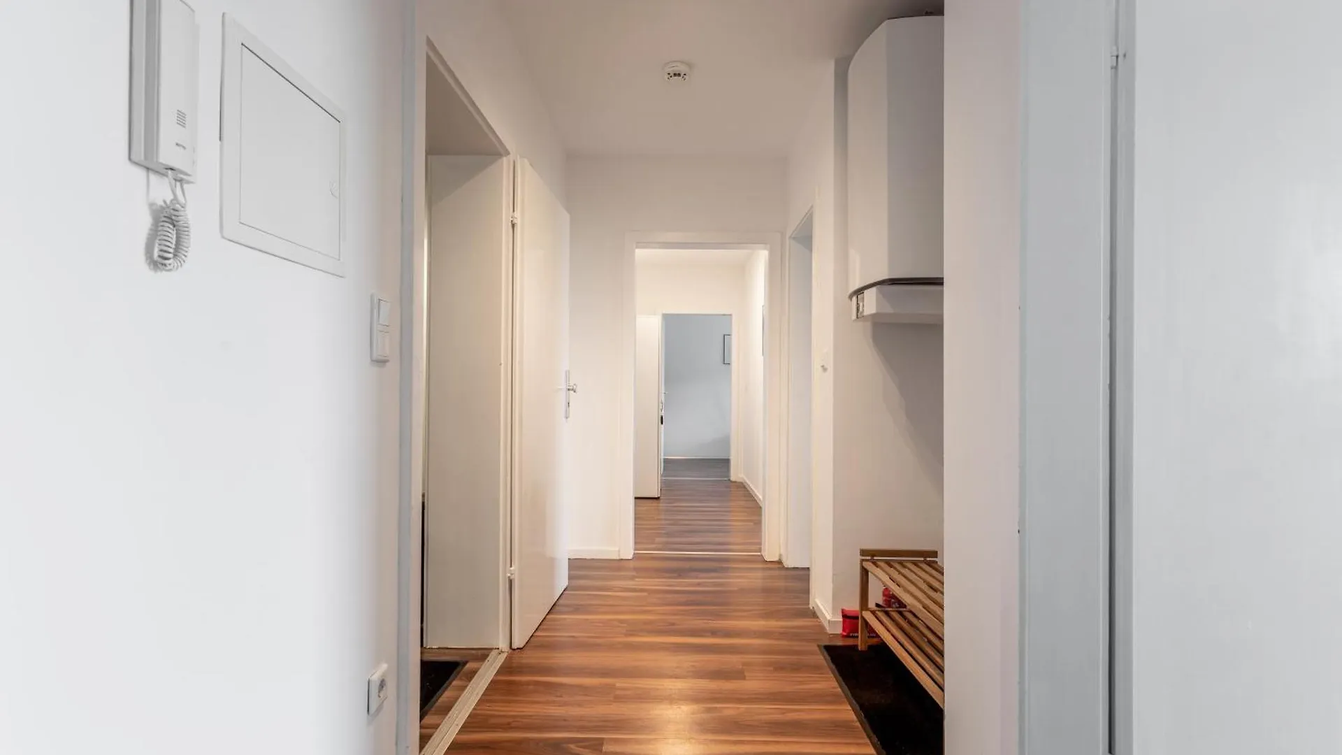 Global Living - Design Apartments I Terrace I Kitchen I Smart-Tv I Parking Space I Muenchen