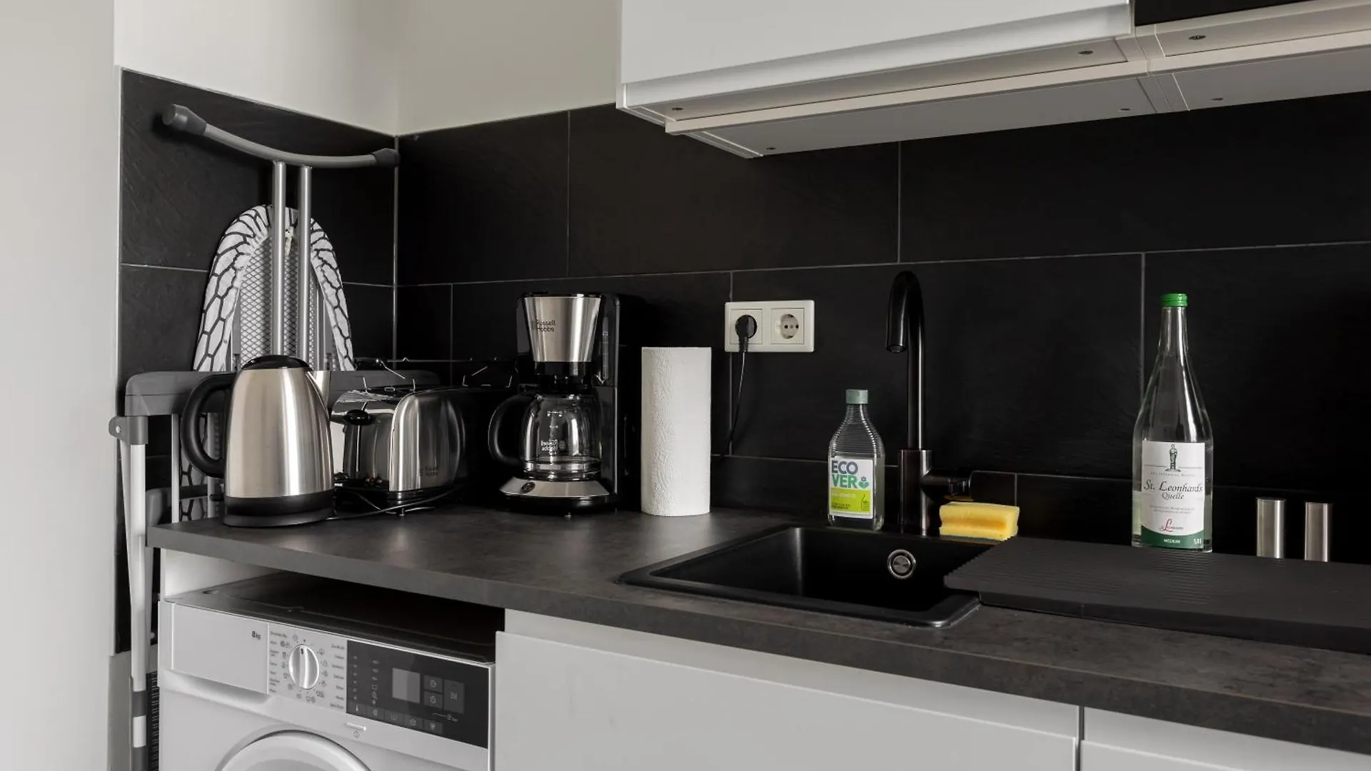 Global Living - Design Apartments I Terrace I Kitchen I Smart-Tv I Parking Space I Muenchen